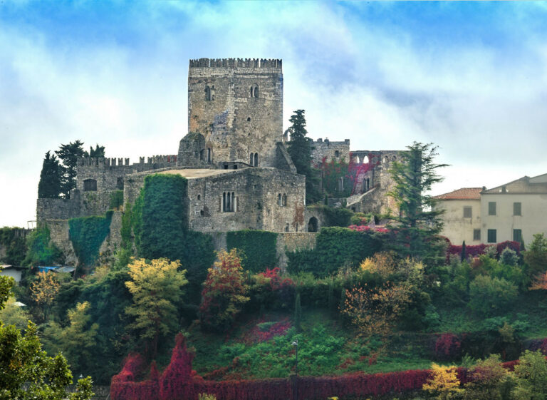 Castello di Teofilatto / Torre Cajetani